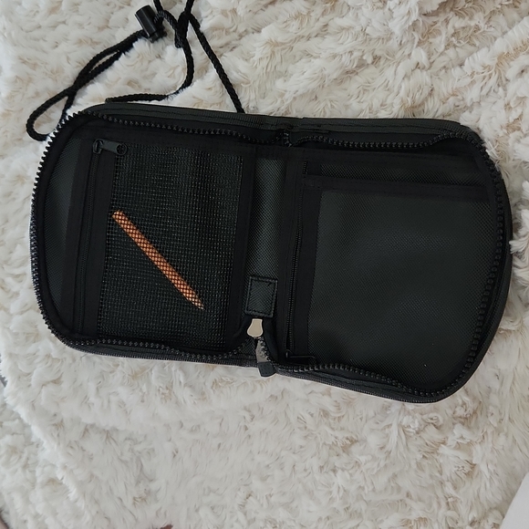 NWT Samsonite wallet on a string - Picture 3 of 7